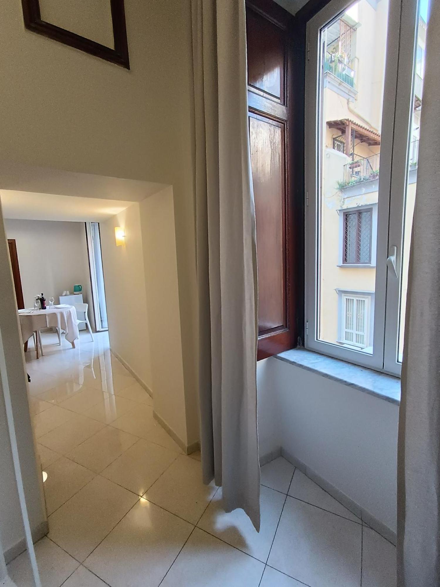Residenza Geri - Suite And Home Napoli Centro Exterior foto