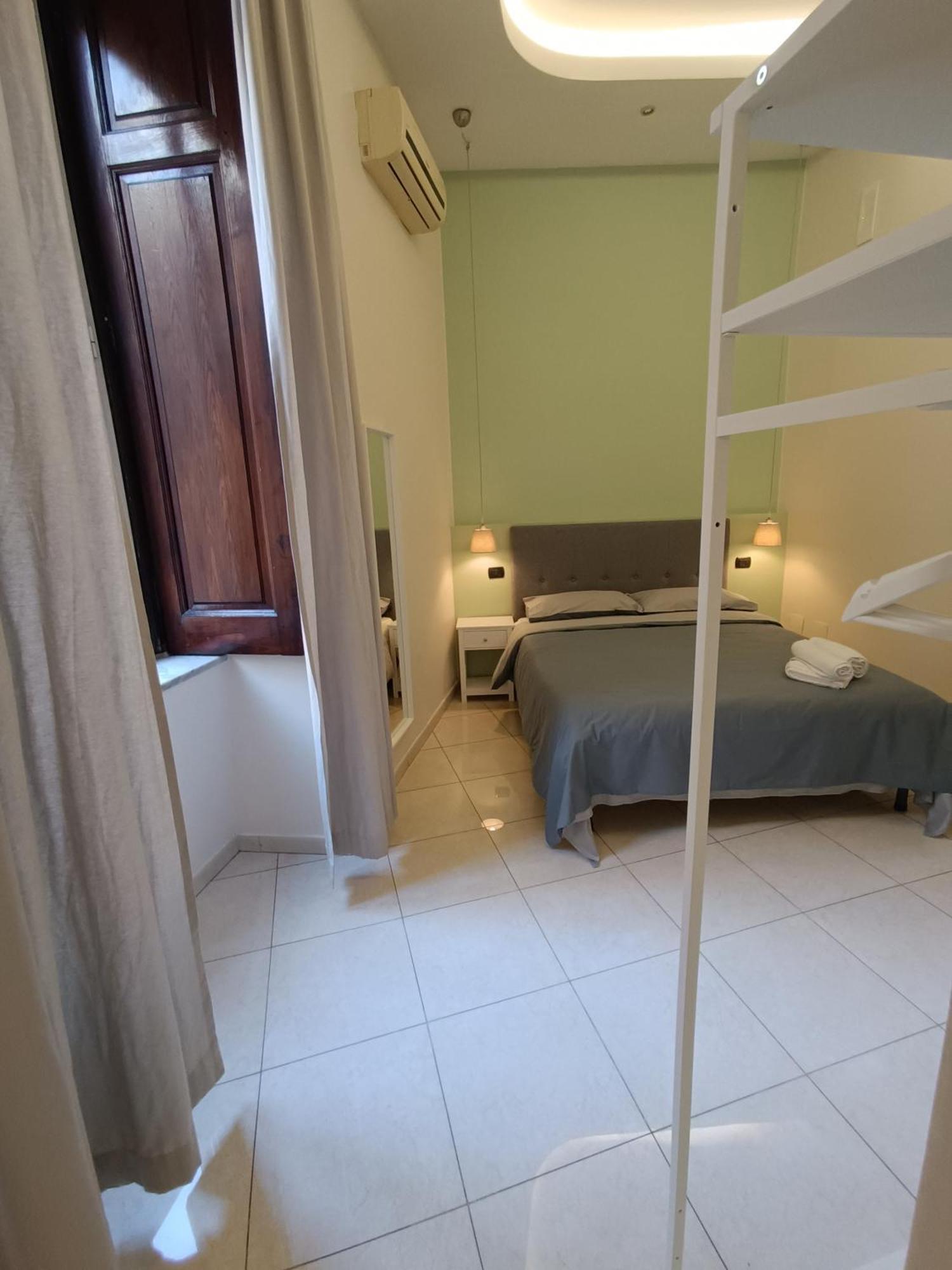 Residenza Geri - Suite And Home Napoli Centro Exterior foto